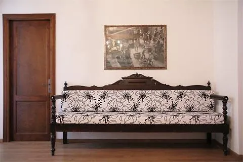 Stone Mansion House 斯科派洛斯